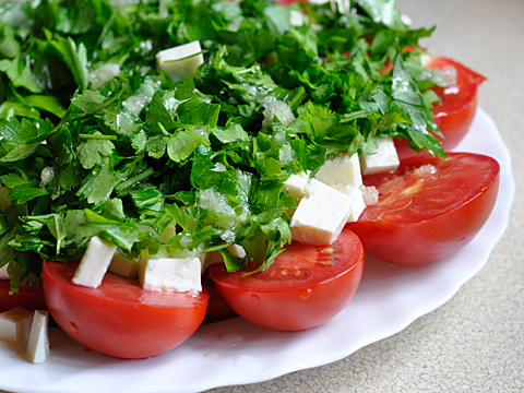 быстрый салат с помидорами
